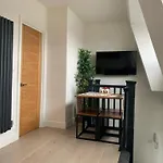 One Bedroom Apartment London